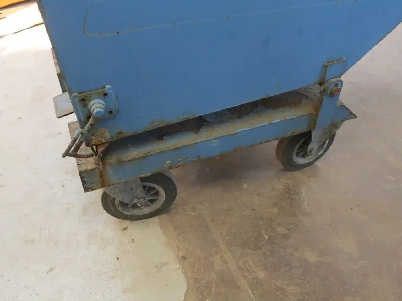 Billede 4 - Tipcontainer på hjul