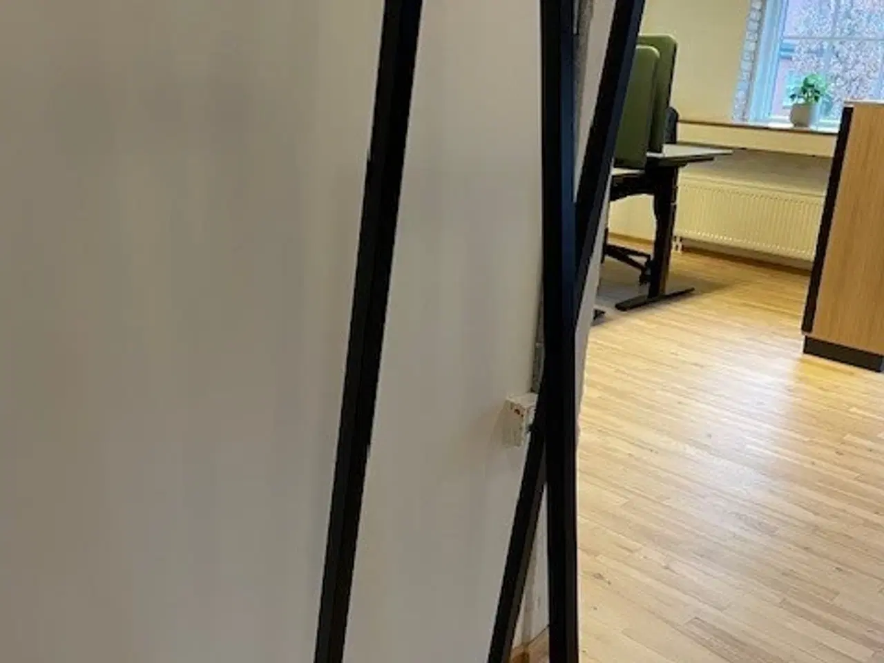 Billede 3 - HAY - Loop Stand Hall Garderobestativ - Sort stå