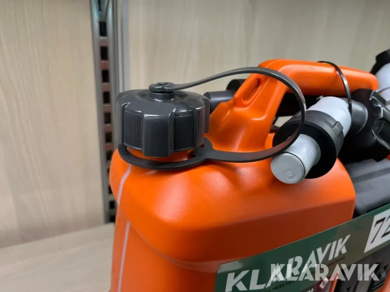Billede 8 - Benzindunk Husqvarna 5 Liter