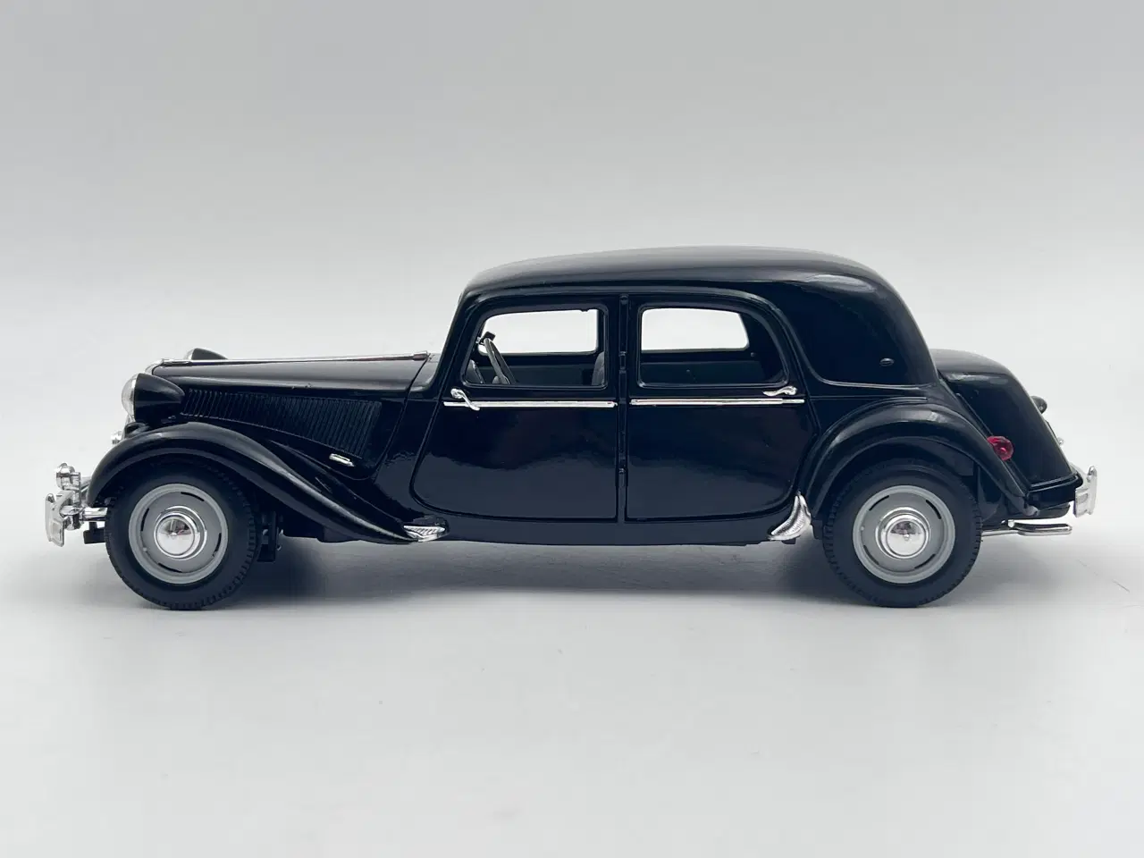 Billede 3 - 1952 Citroën 15CV V6 1:18  