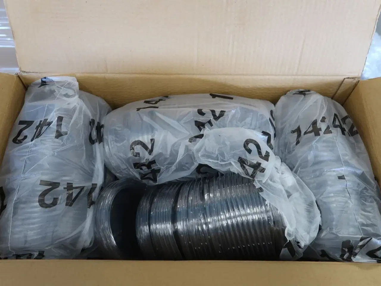 Billede 4 - 2 kasser (400 pr. stk.) Låg  til  madbakker    DUNI  550 CC PP KAPAK