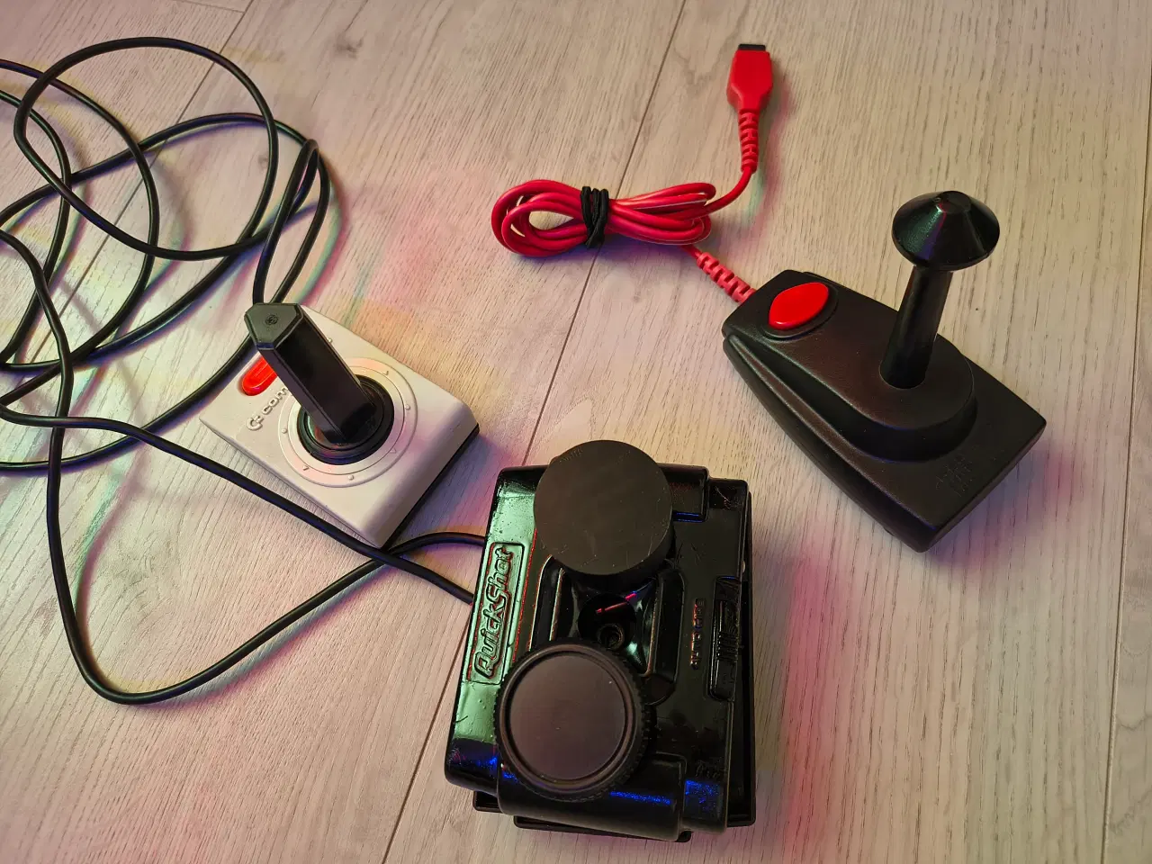 Billede 2 - Joysticks til Commodore 64