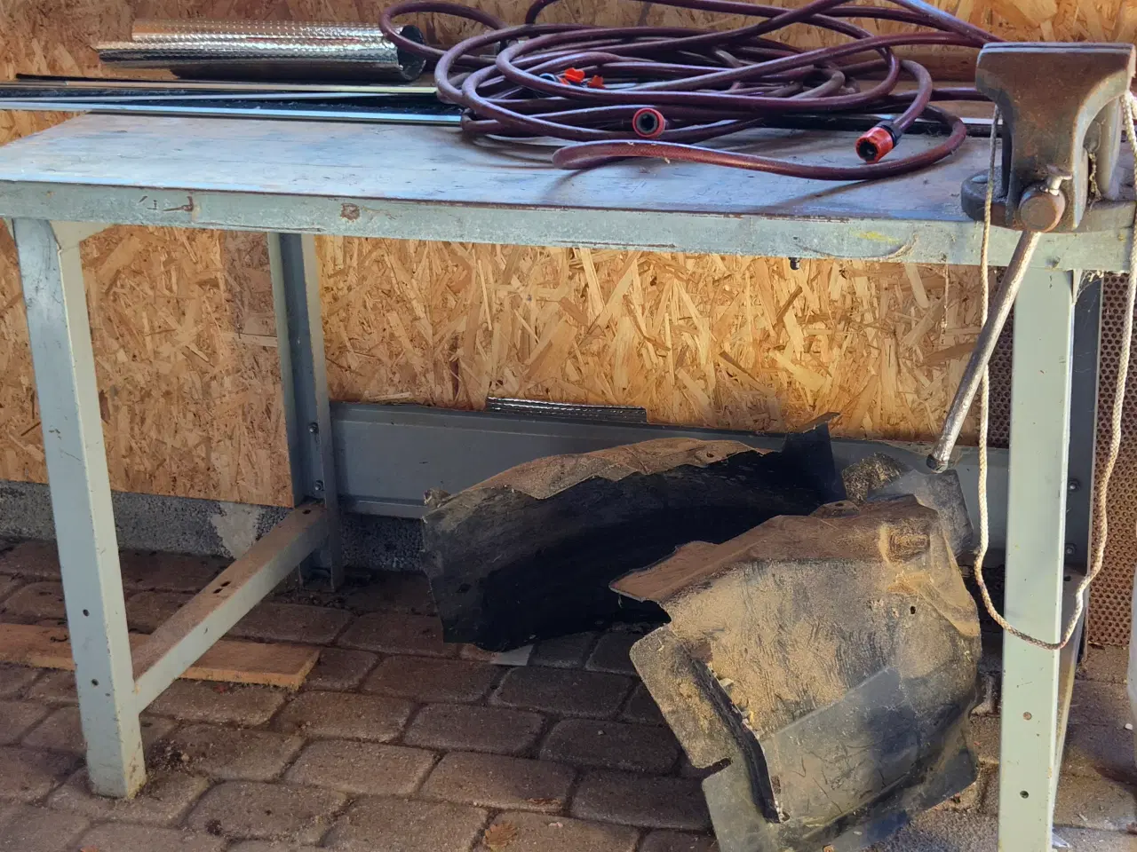 Billede 2 - Værkstedsbord sælges 