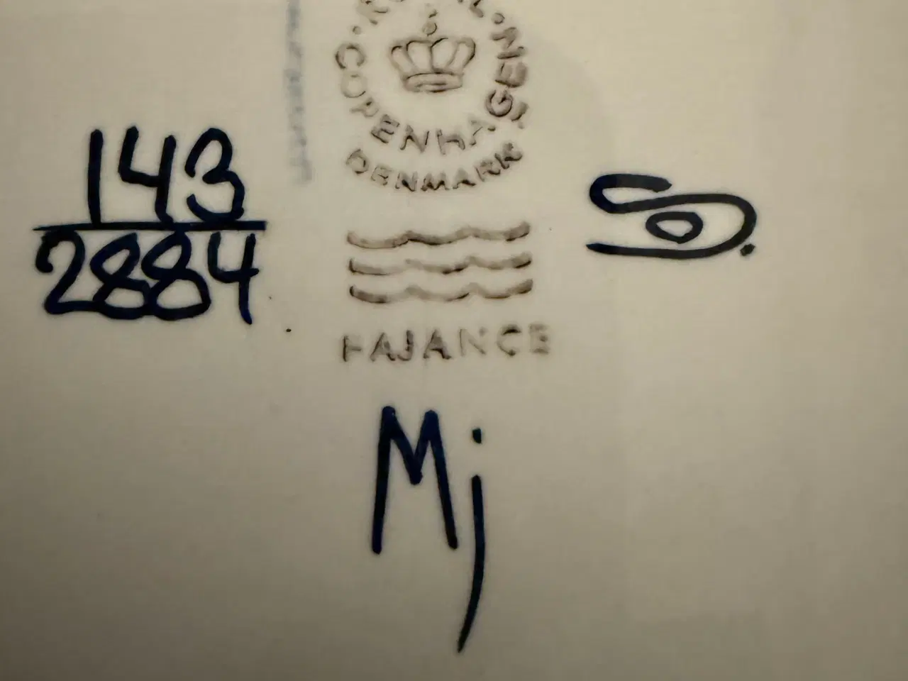 Billede 2 - Royal Copenhagen, fajance skål i blå nuancer 