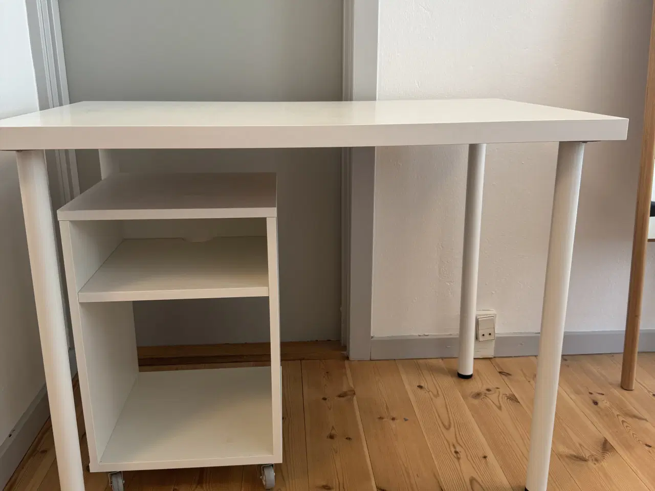 Billede 6 - IKEA Skrivebord sælges