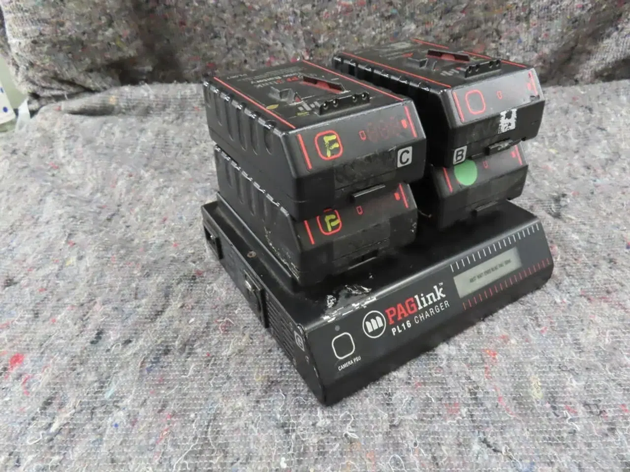 Billede 1 - 4 stk. batterier og oplader - PAGLINK PL16 (MOMSFRI)