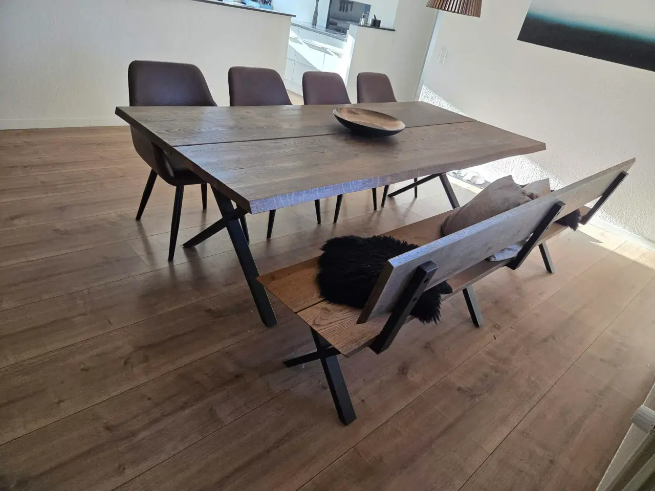 Billede 5 - Spisebord med stole og bænk