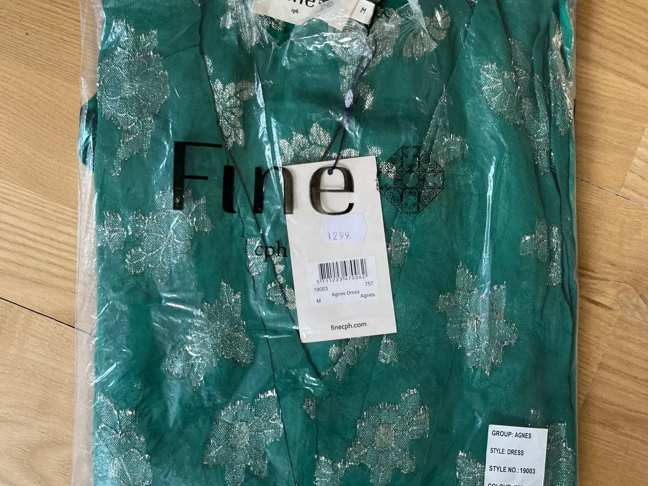 Billede 2 - Grøn “Fine CPH” kjole