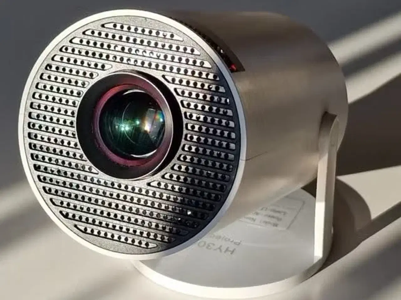 Billede 3 - Mini Projektor - Erstat dit TV med 40-130” billede