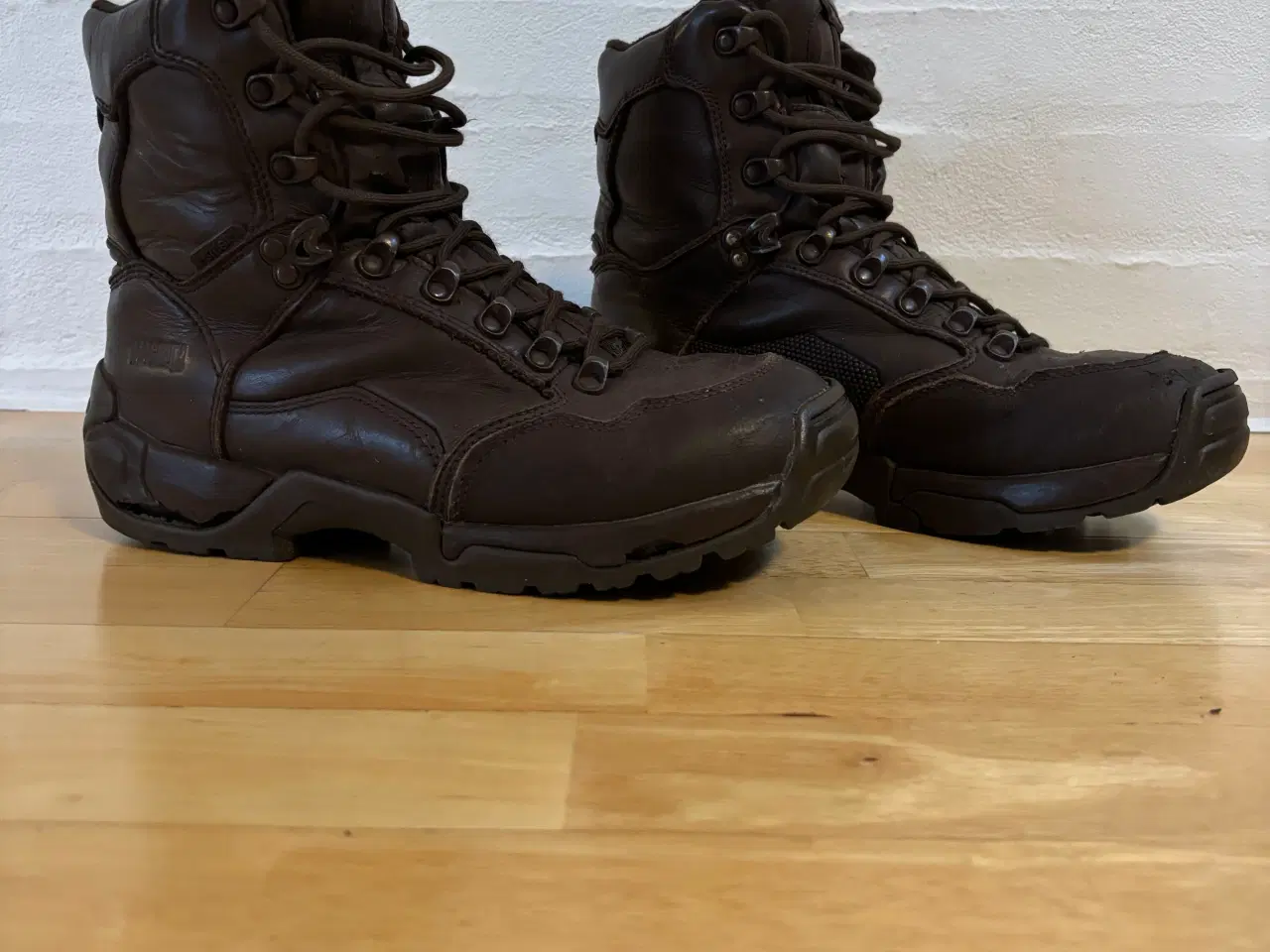 Billede 1 - Magnum Heavy Duty Work Boot i størrelse 43
