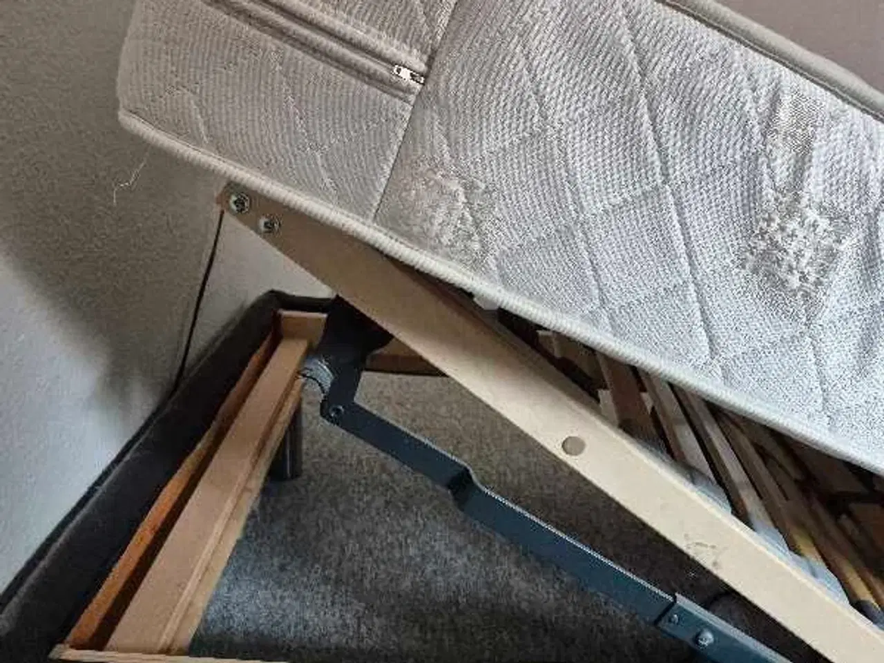 Billede 1 - Elevations seng 90 × 200 cm