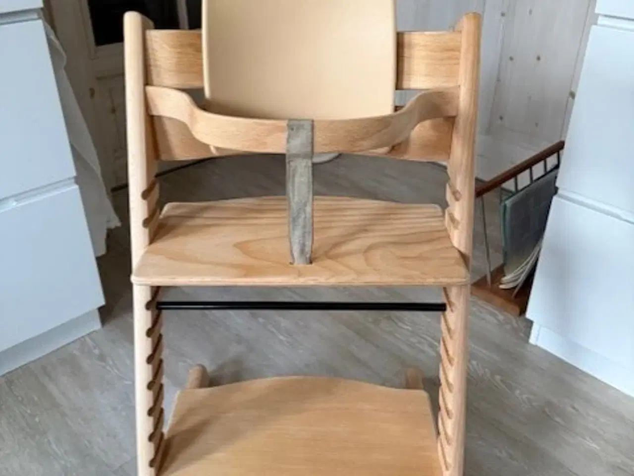 Billede 1 - Trip Trap Højstol i Massiv Bøg Lys Natur.