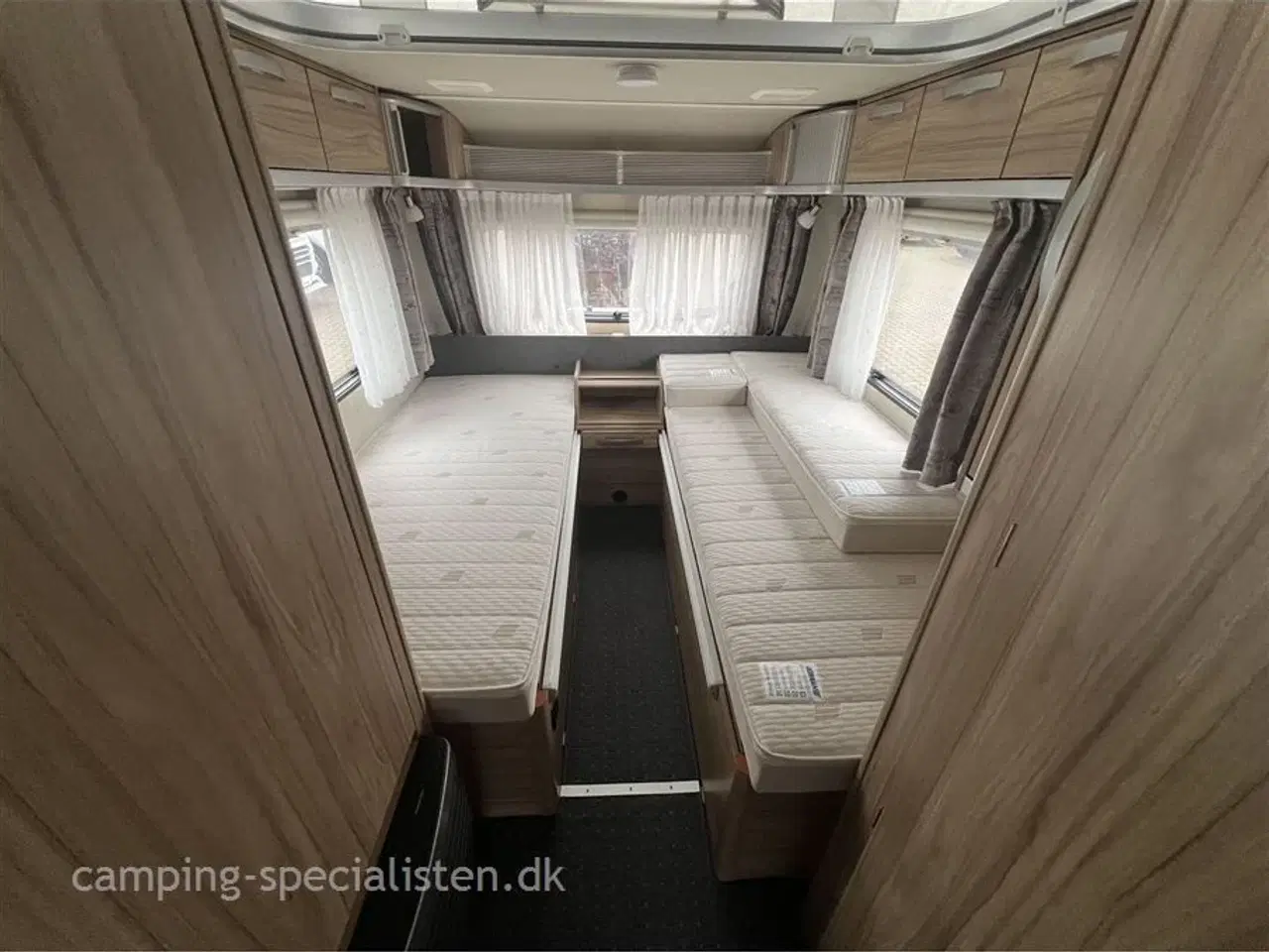 Billede 4 - 2018 - Hymer Feeling 470   2018 Hymer Feeling 470 m. hævetag - se den nu hos Camping-Specialisten.dk