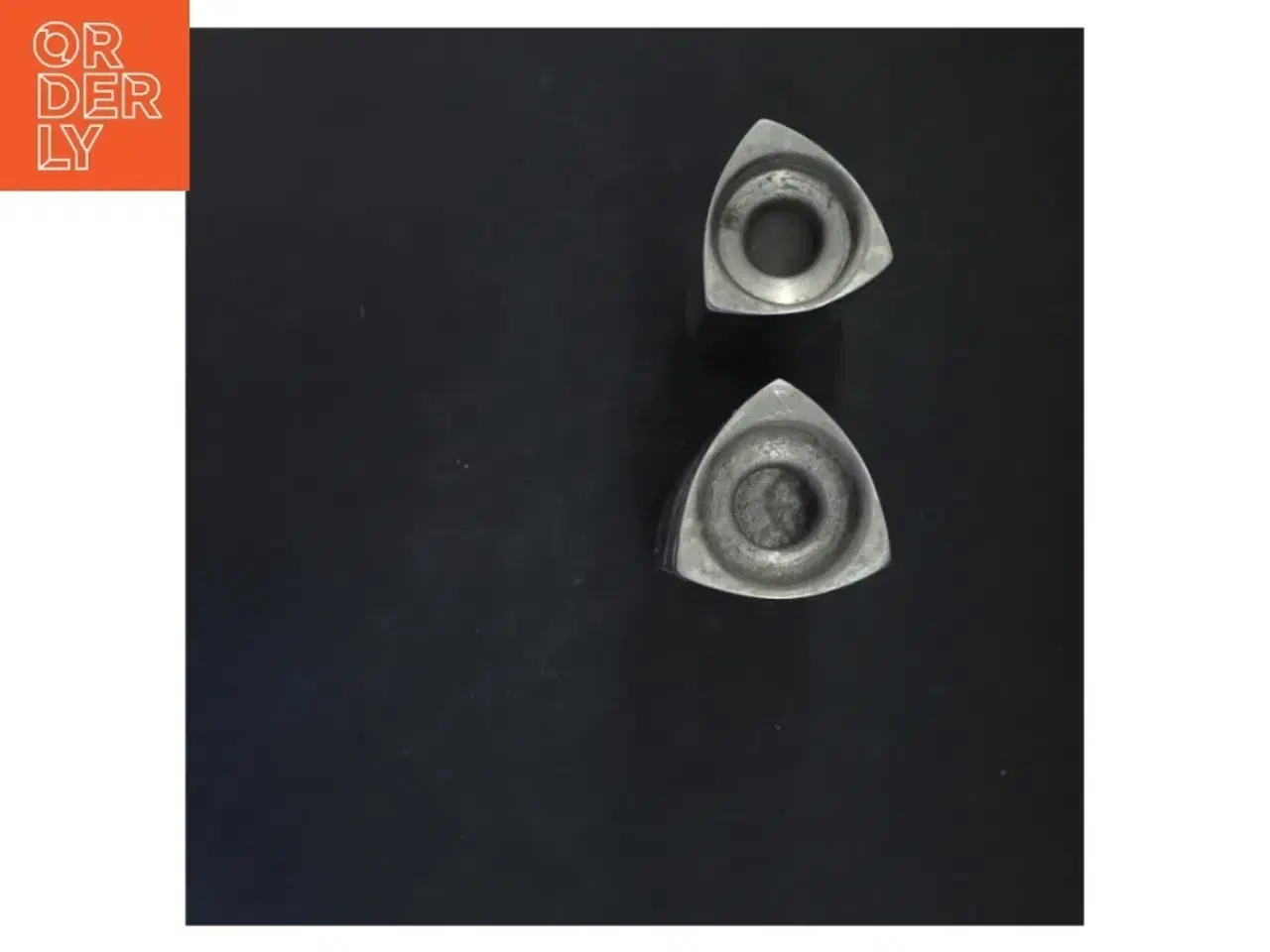 Billede 2 - To Herstal lysestager fra Herstal (str. 25x5,5&17,5x5,5 cm)