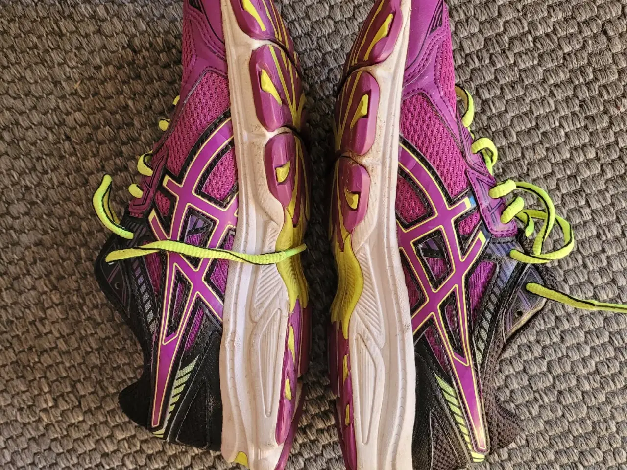 Billede 1 - Sportssko Asics str 39. Kr 300 -