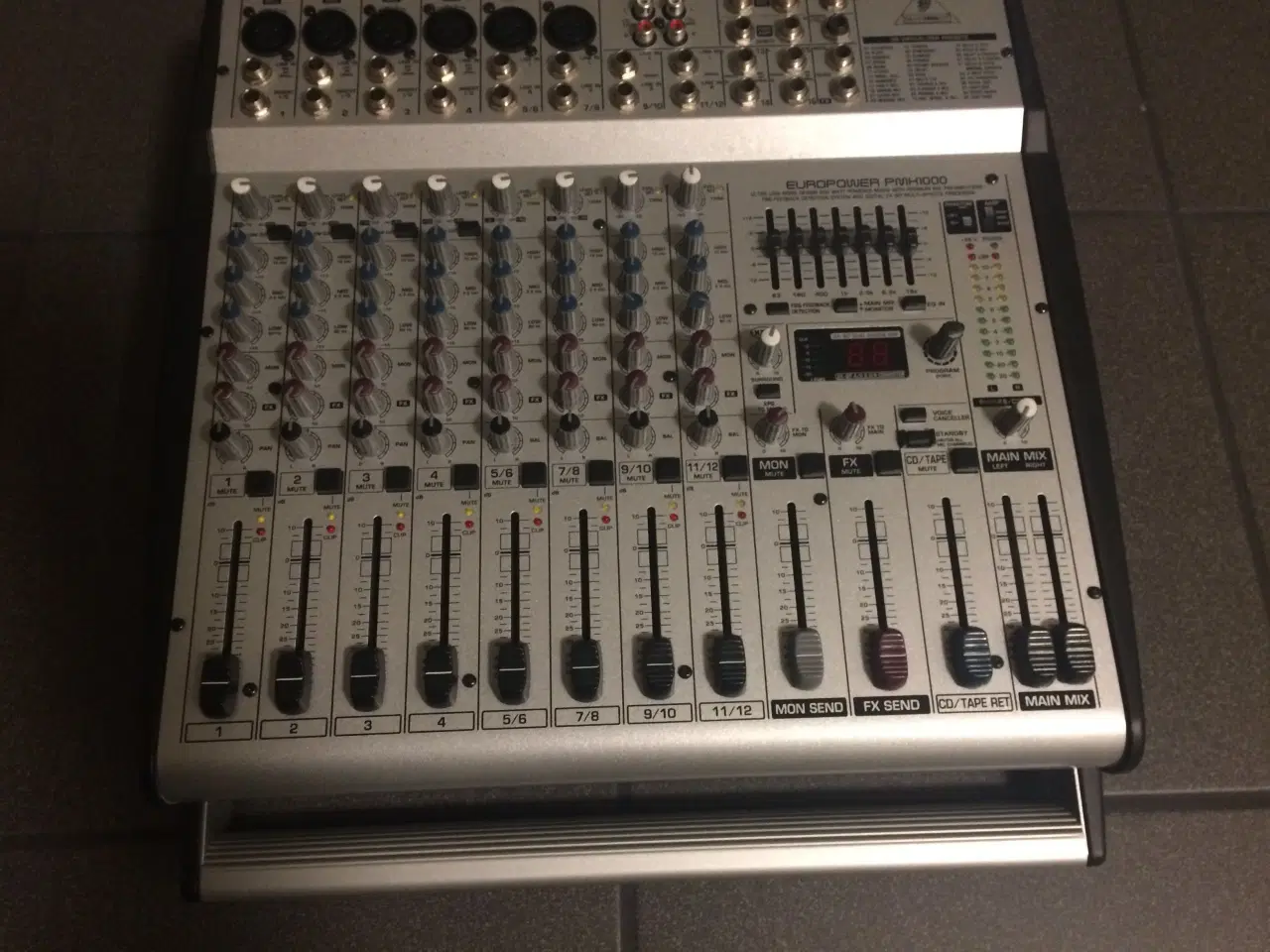 Billede 1 - Behringer PMH1000 Powered Mixer