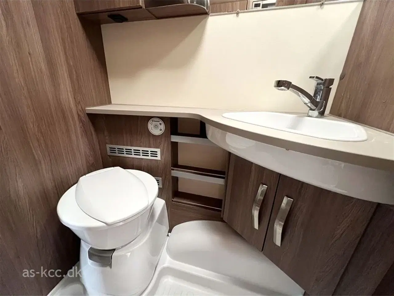 Billede 15 - 2018 - Knaus Scandinavian Selection 590 UK Knaus Scandinavian Selection 590 UK Alde Centralvarme