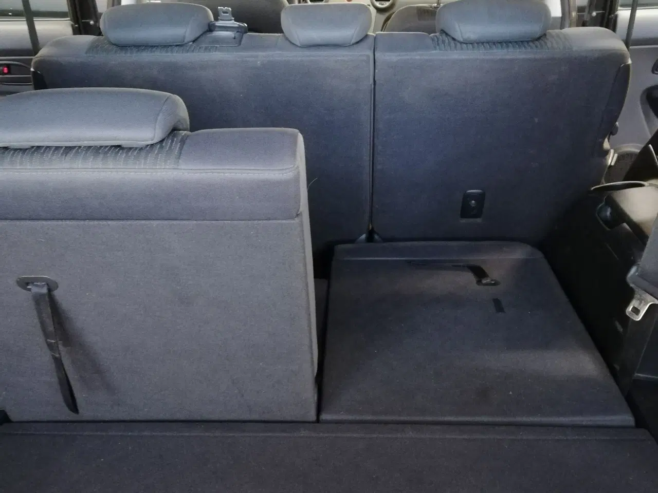 Billede 18 - 7 sæder 236,250km 2,0 144hk med træk/AC