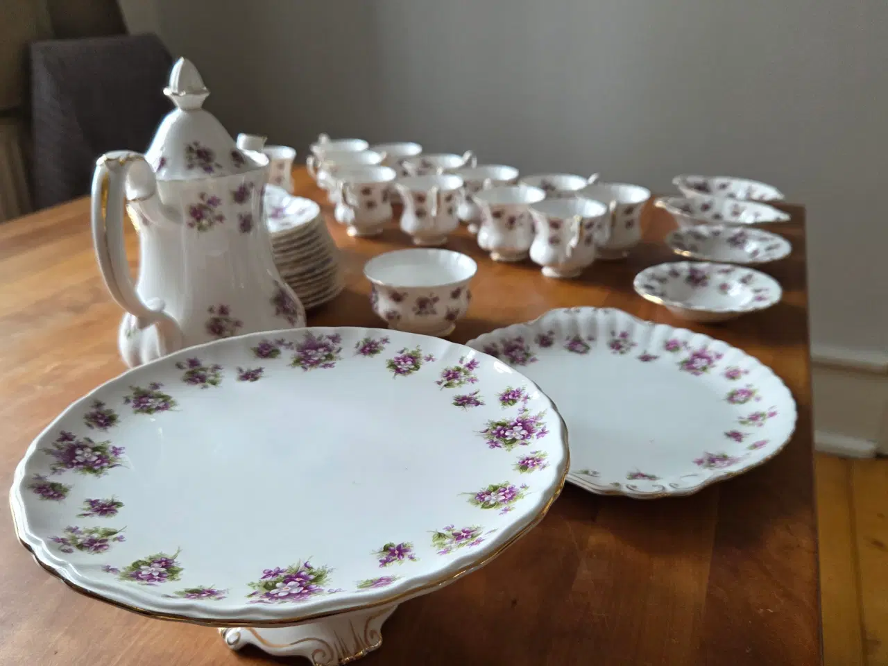 Billede 1 - Engelsk kaffestel: Royal Albert - Sweet Violets