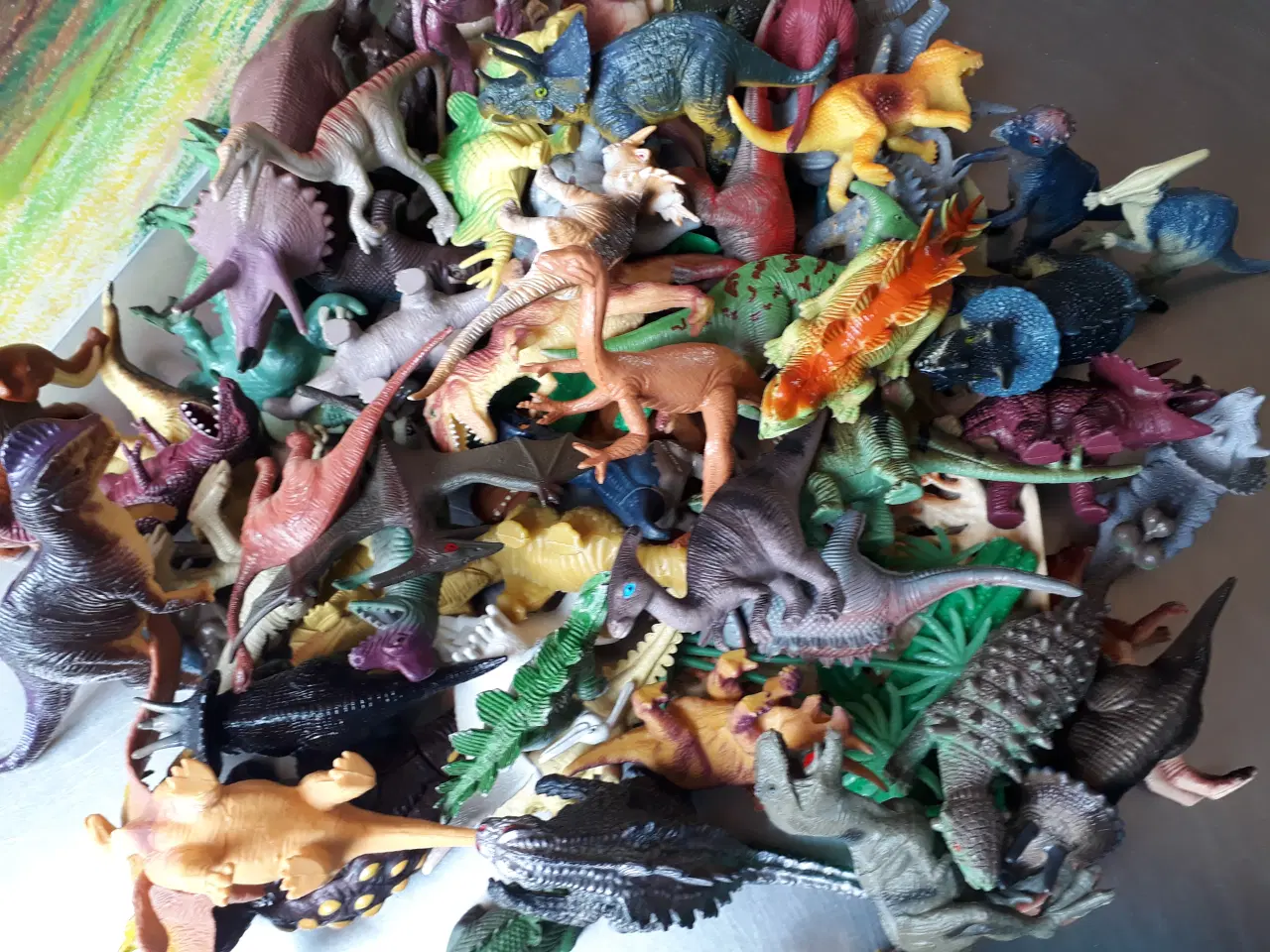 Billede 4 - Solgt / 1,6 KG Dinosaurer 