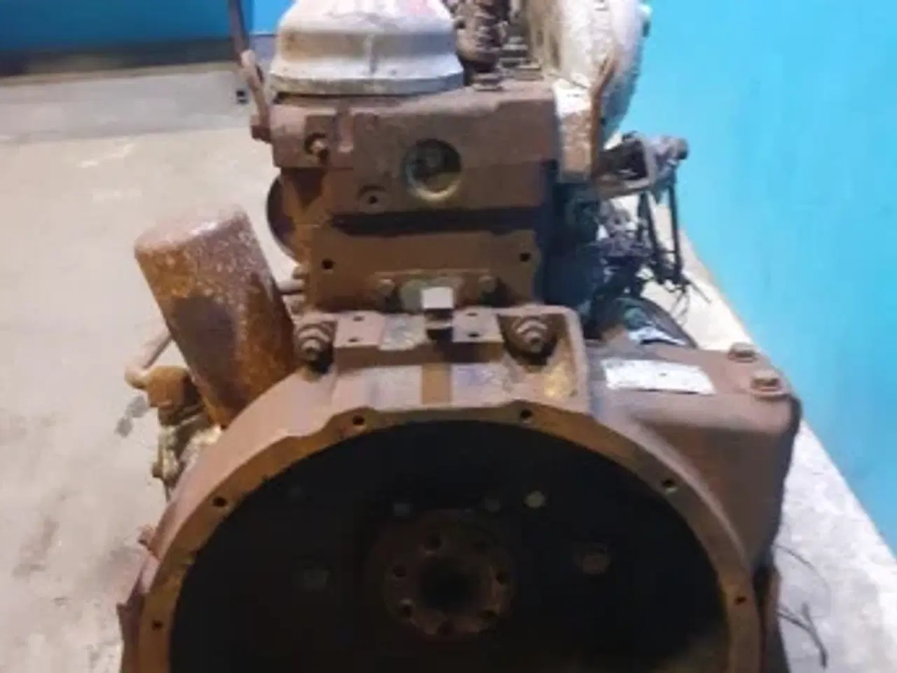 Billede 2 - Iveco 8061I05 Brandskadet