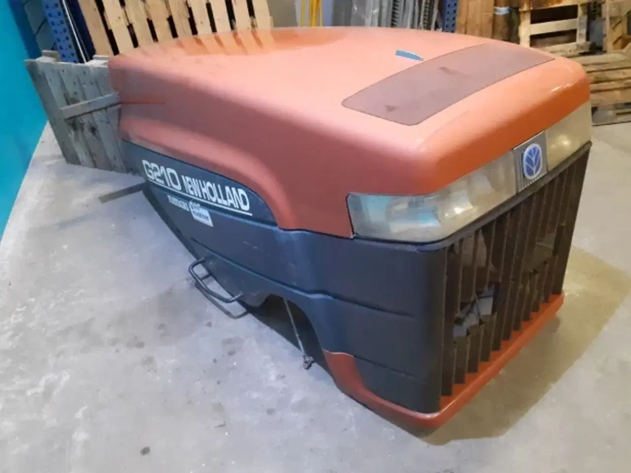 Billede 16 - New Holland G210 Motorhjelm