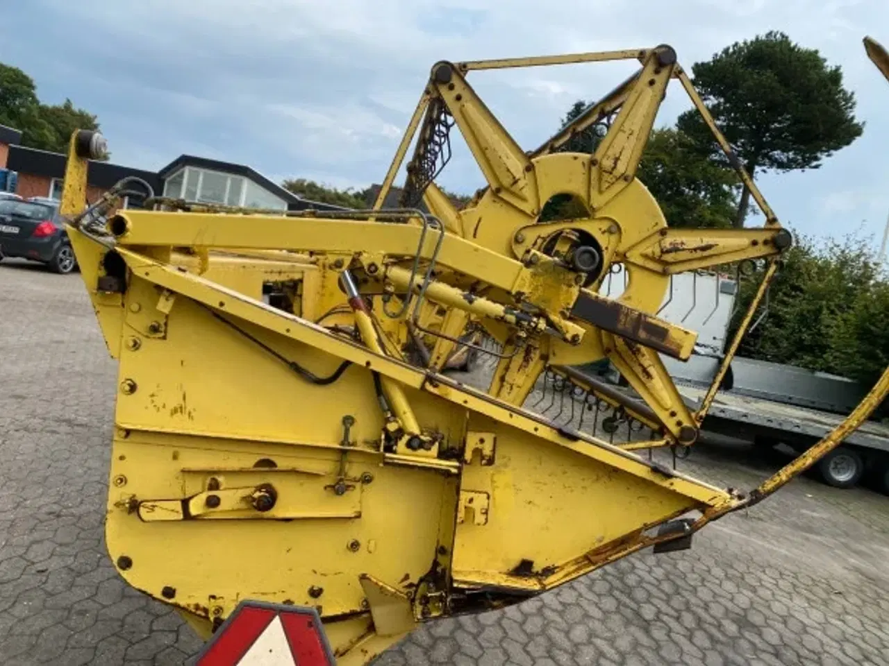 Billede 19 - New Holland 15" Skærebord