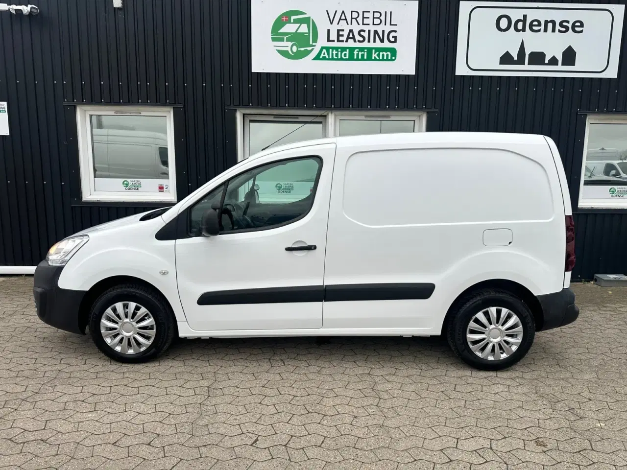 Billede 1 - Peugeot Partner 1,6 BlueHDi 100 L1 ESG Flex Van