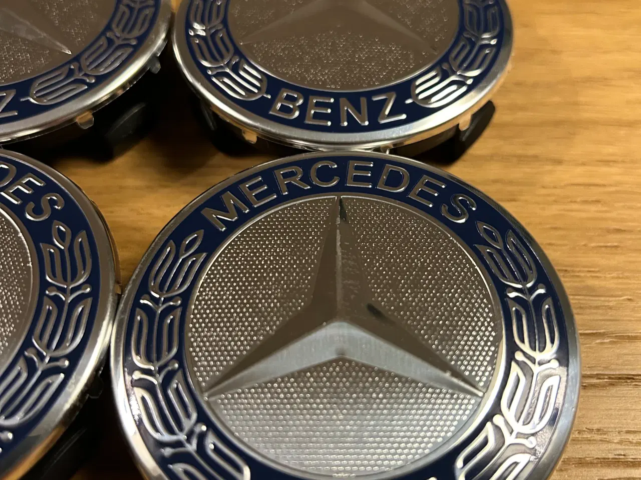 Billede 2 - Mercedes Benz Navkapsler 4 stk NYE 