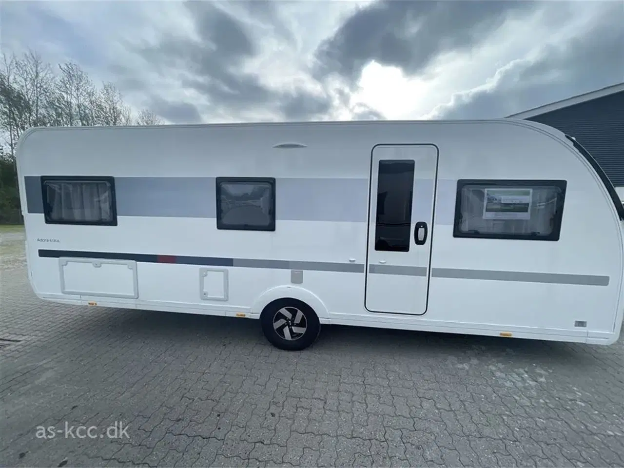 Billede 18 - 2022 - Adria Adora 613 UL   Adria Adora 613 UL årgang 2022 5 sovepladser, 6 siddepladser Isabella Penta fortelt 3,5 m. SÆLGES FOR KUNDE