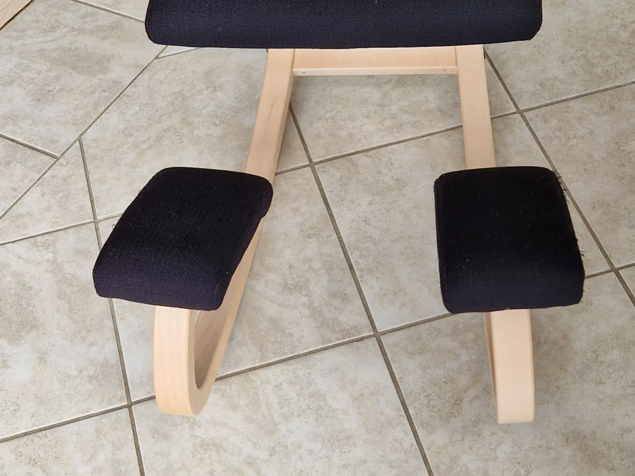 Billede 2 - Kontorstol ergonomisk knæstol - Stokke
