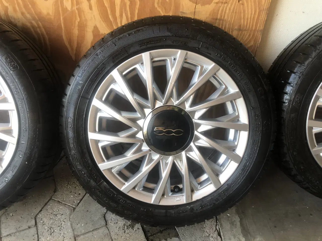 Billede 4 - Originale Fiat 500 Lounge fælge & Goodyear dæk