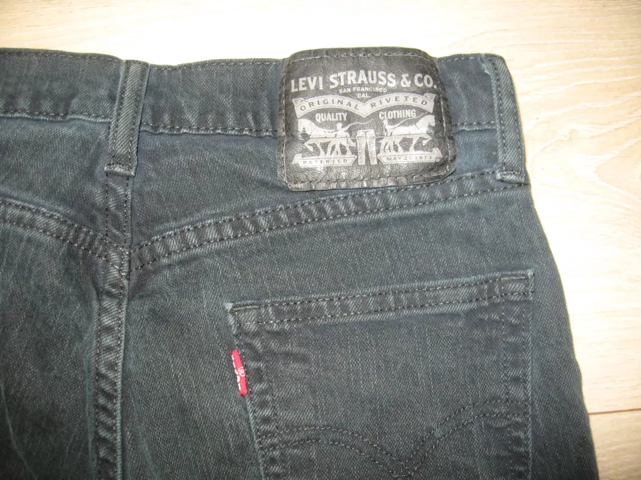 Billede 3 - Levi's str 28/30 herremodel