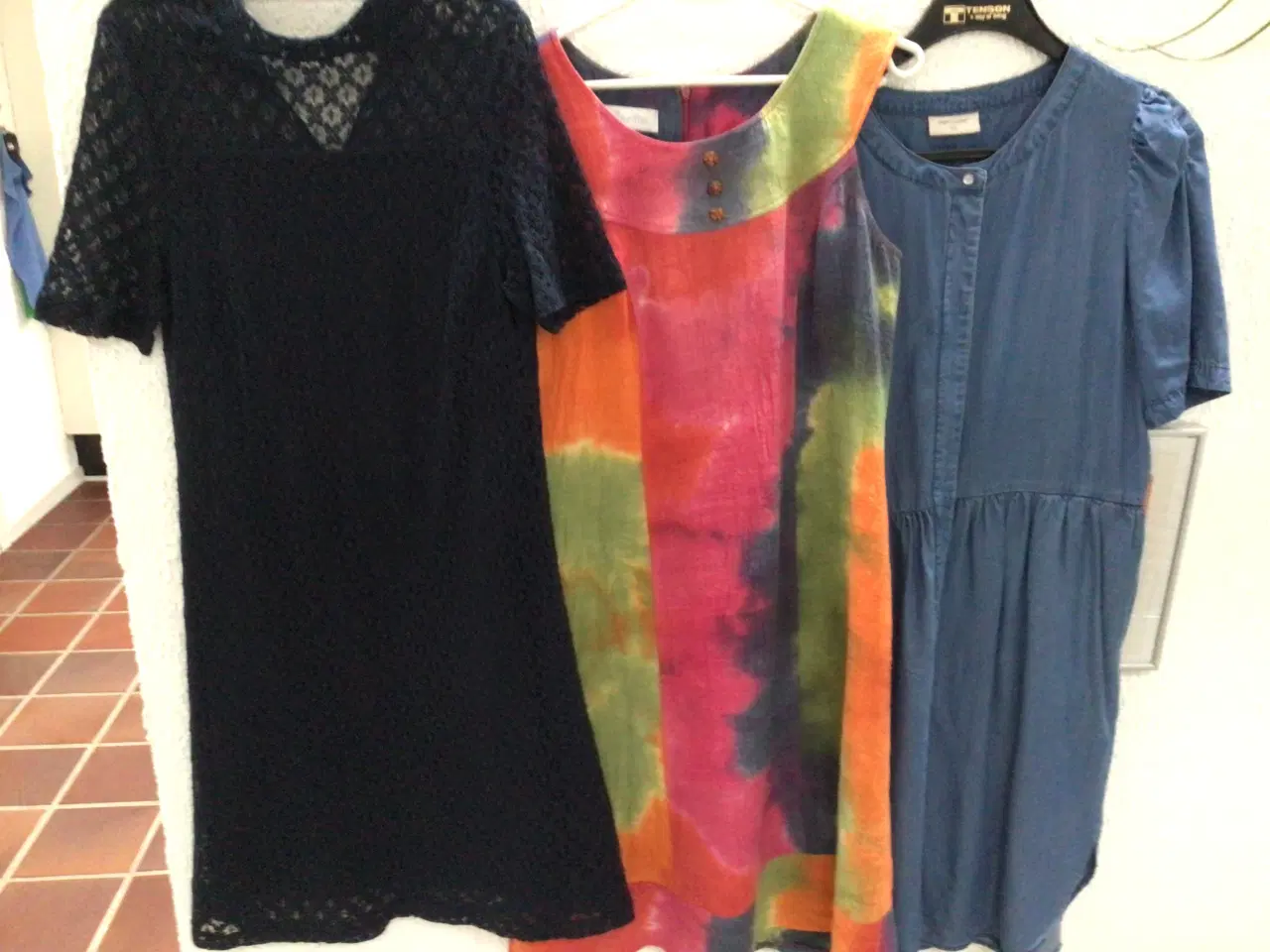 Billede 2 - Forskellige kjoler