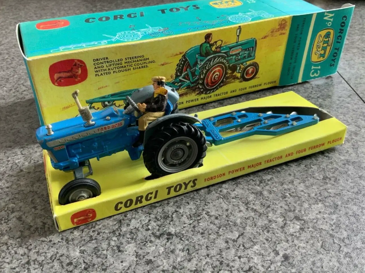 Billede 1 - Corgi Toys No. 13 Gift Set Ford 5000 Tractor 