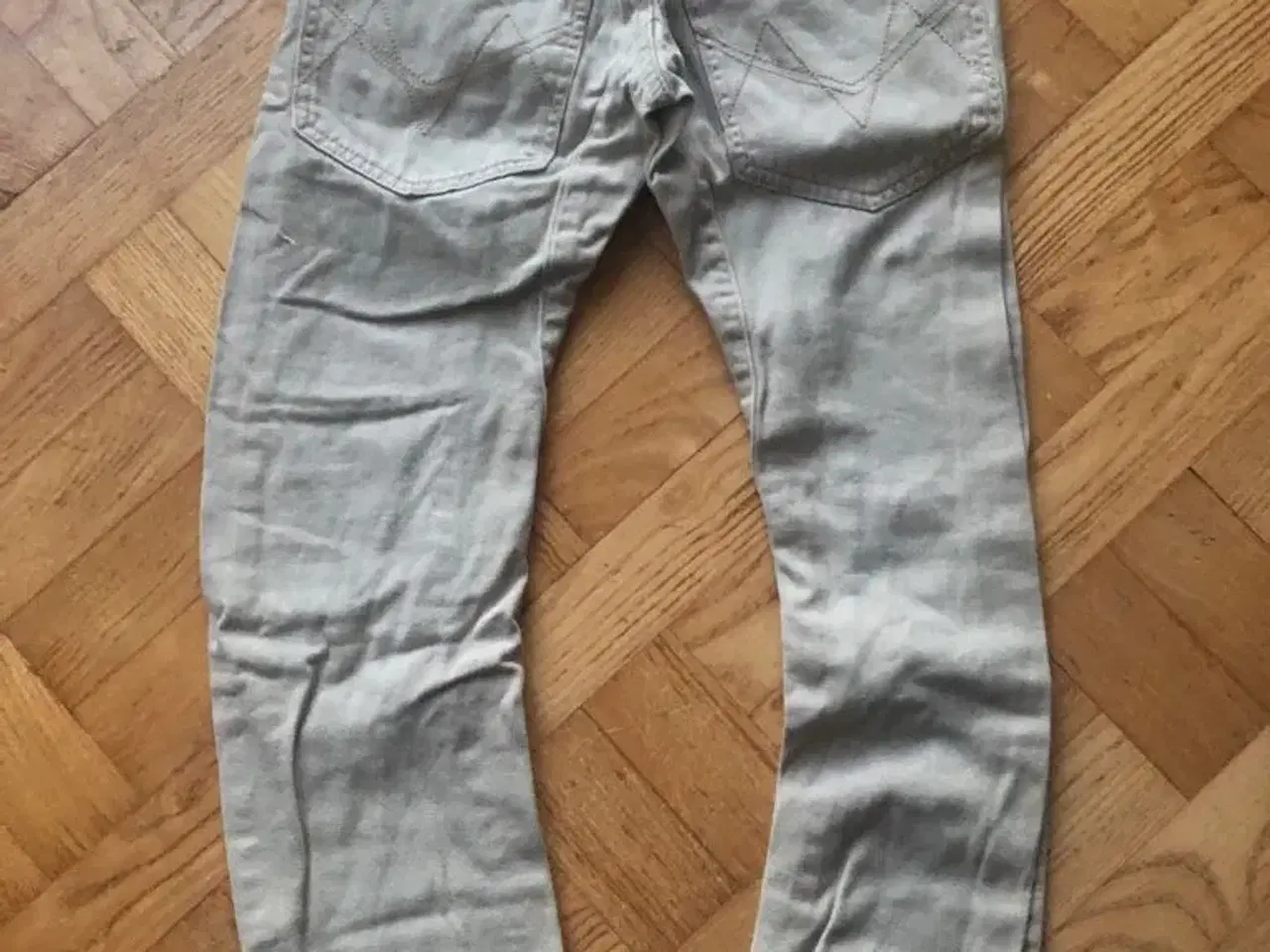Billede 5 - Bløde, velholdte DWG-bukser str.10 år