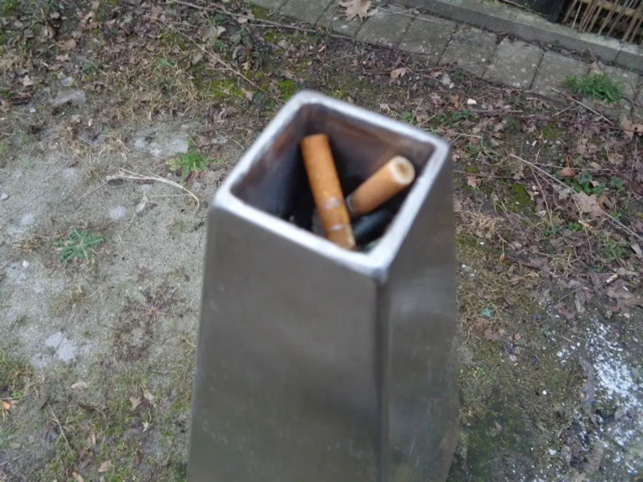 Billede 4 - Pyramideformet askebæger