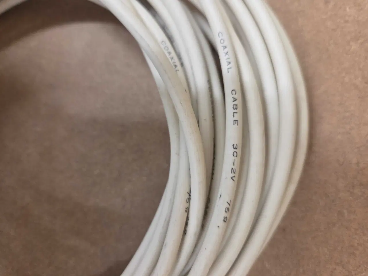 Billede 4 - Antenne kabel 10 m m. Stik 