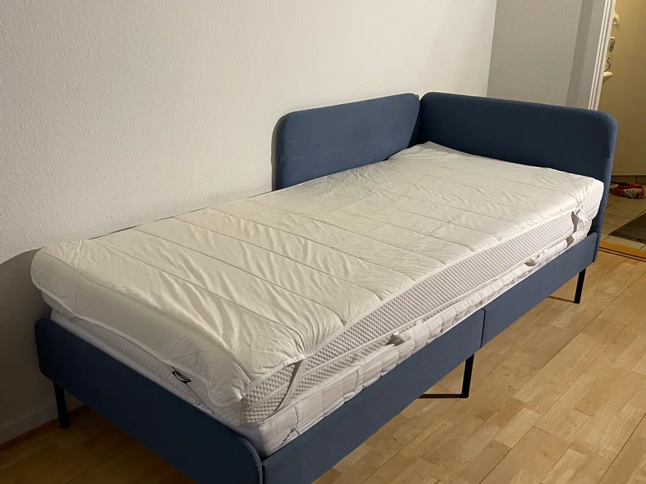 Billede 1 - Flyttesalg - Blåkullen IKEA seng