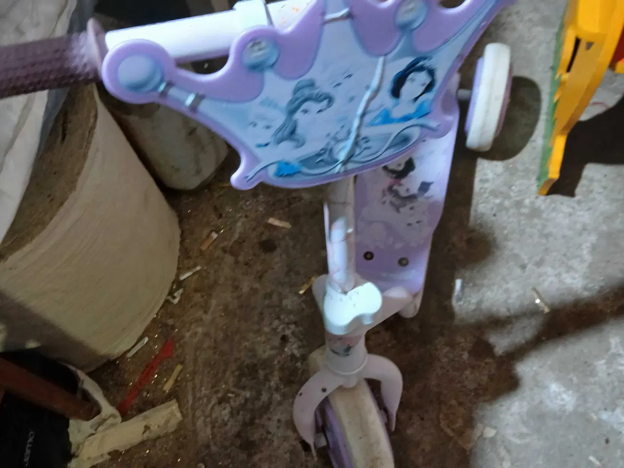 Billede 1 - Trehjulet løbe cykel 