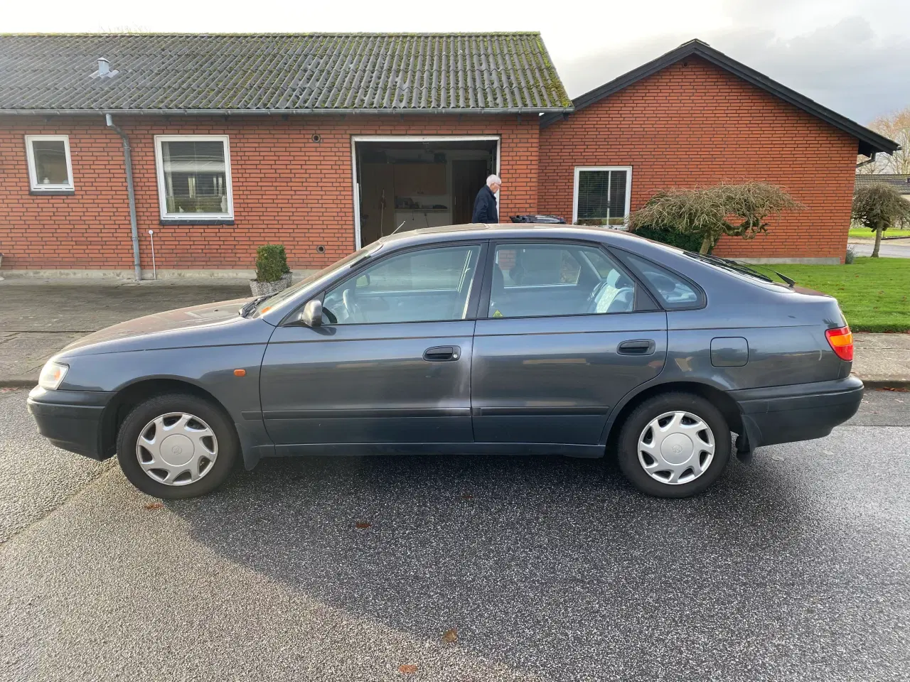 Billede 1 - Toyota Carina e 1,8i LB man e