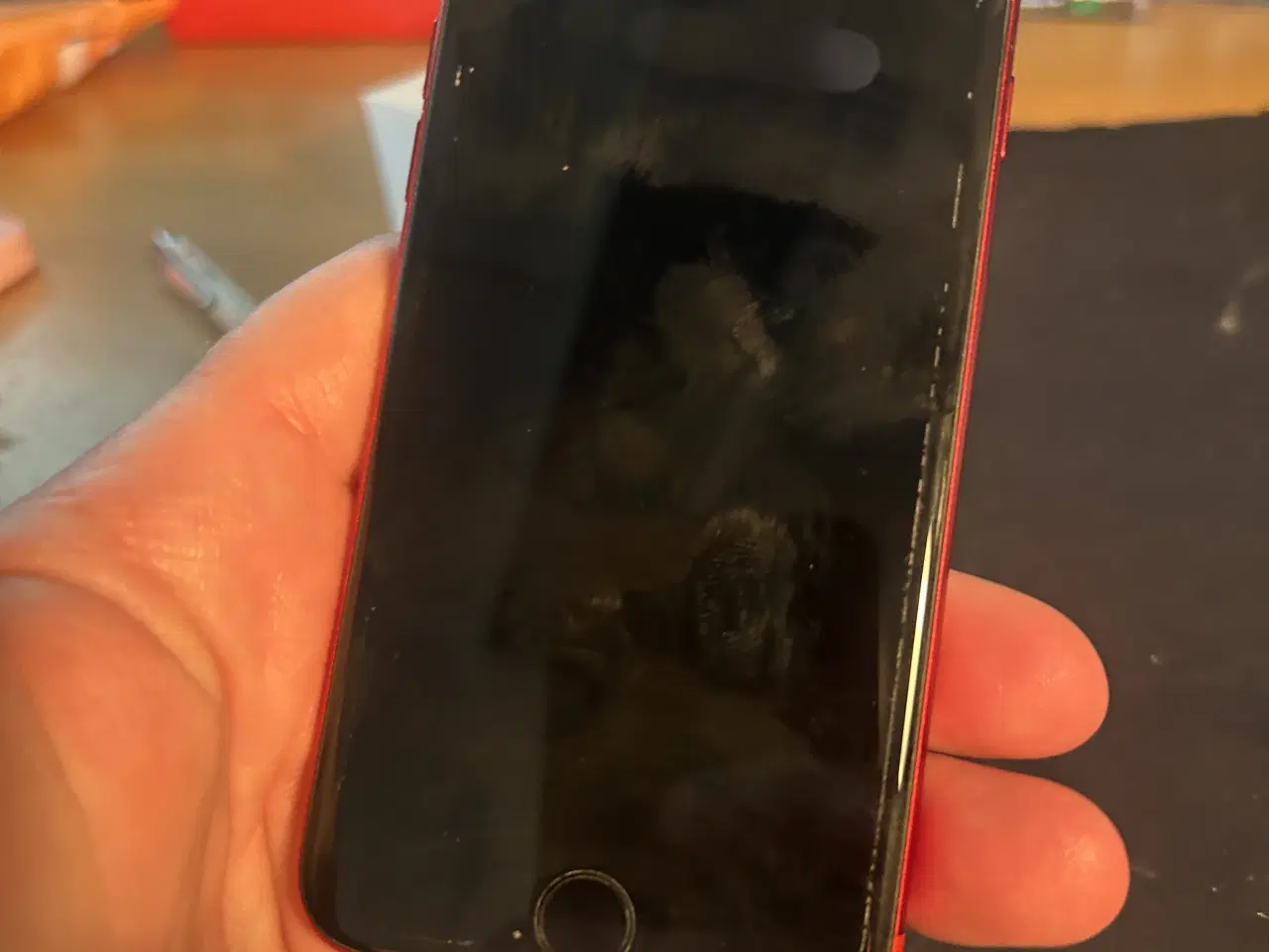 Billede 4 - iPhone SE rød 