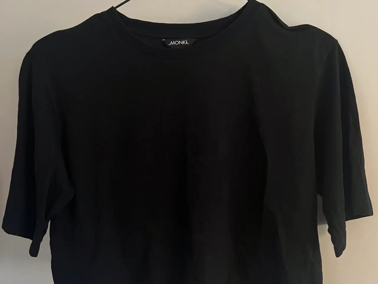 Billede 1 - Monki sort tshirt str s