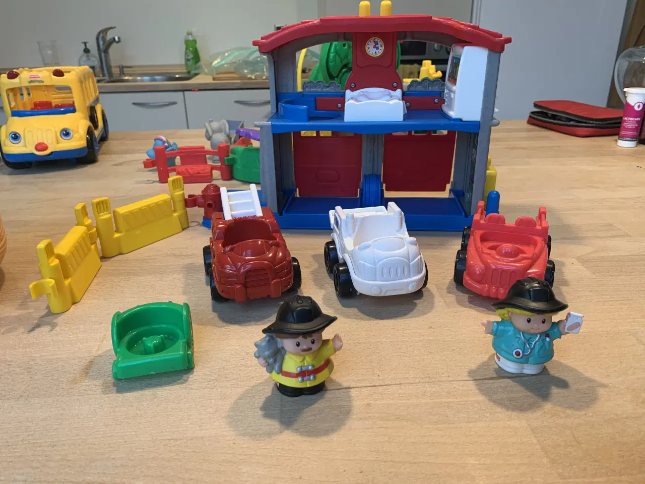 Billede 3 - Fisher Price legetøj mange dele