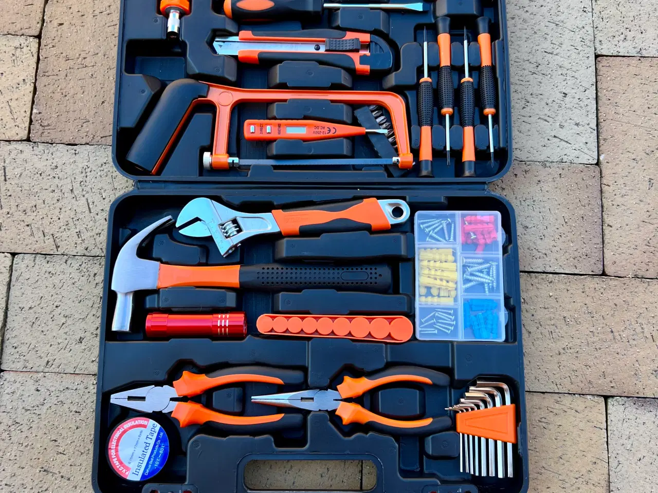 Billede 2 - Værktøjskasse med 45 forskelligt værktøj