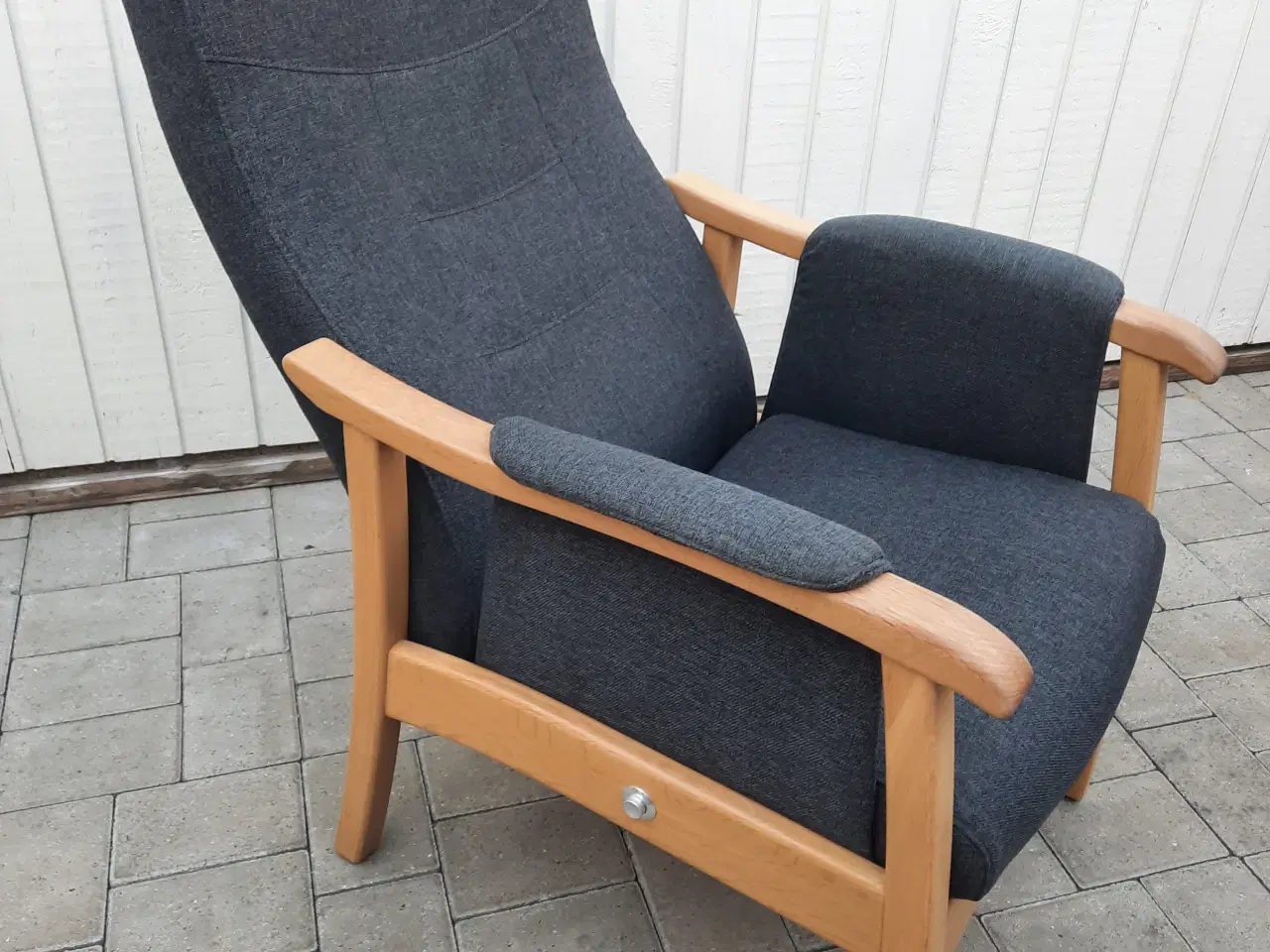 Billede 2 - Ældre venlig stol.