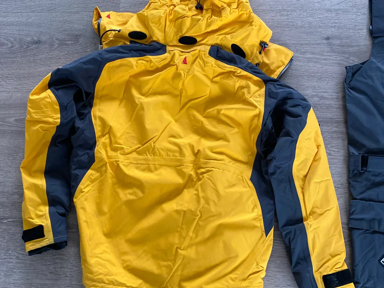 Billede 4 - MUSTO sejltøj str S    buks(10-32)