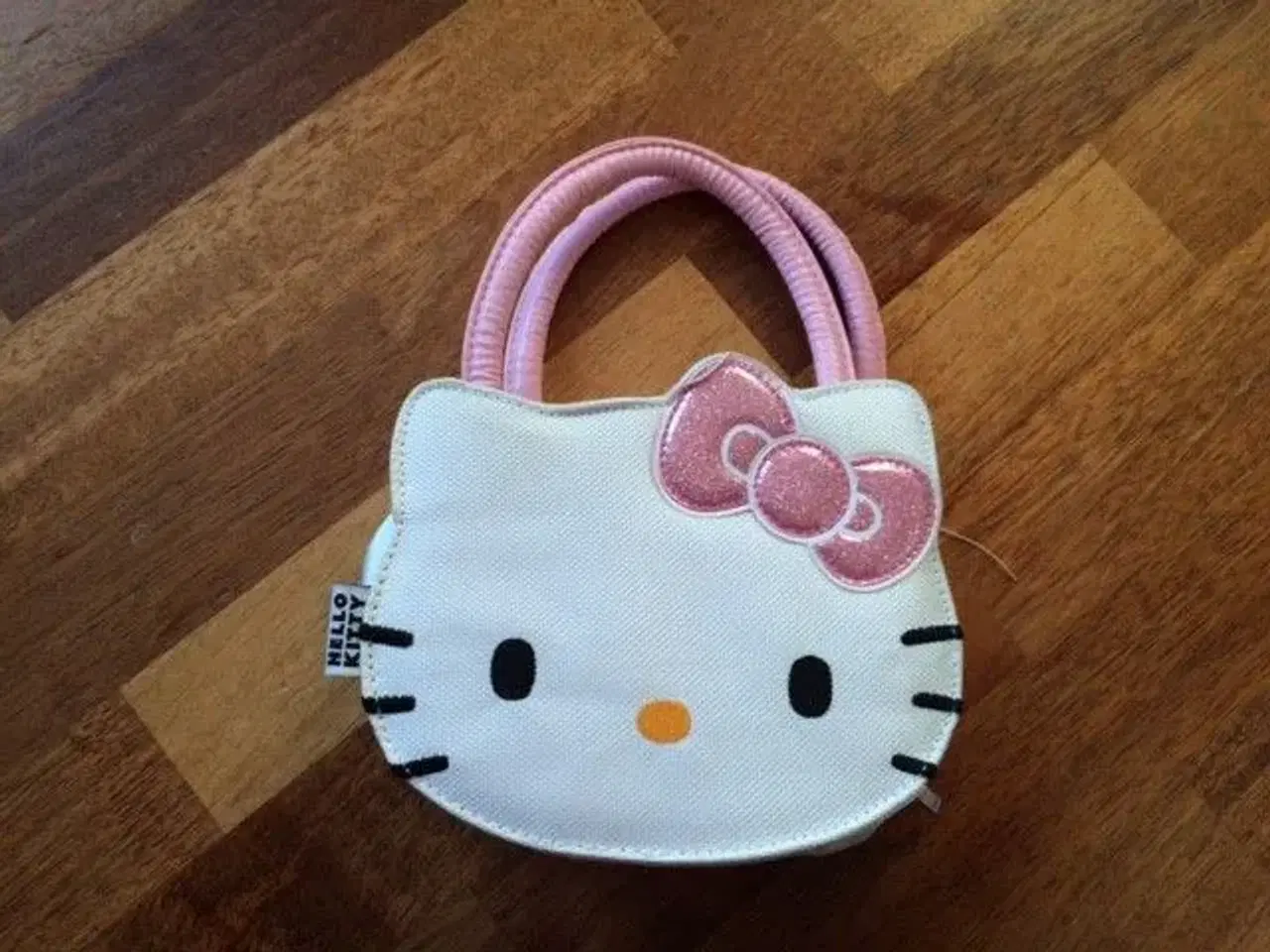 Billede 1 - Hello Kitty Nintendotaske