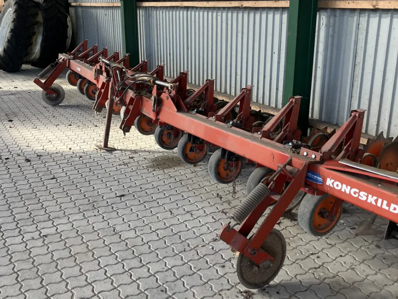 Billede 3 - 12 Rækket Kongskilde Radrenser hydraulisk opklap