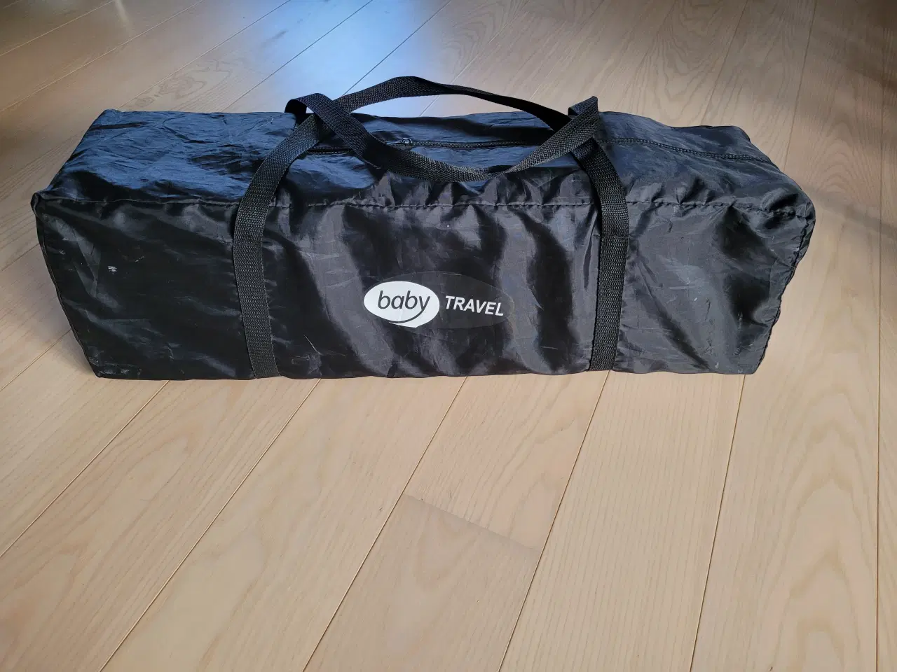 Billede 1 - Rejseseng – Baby Travel (sort) 🧳👶